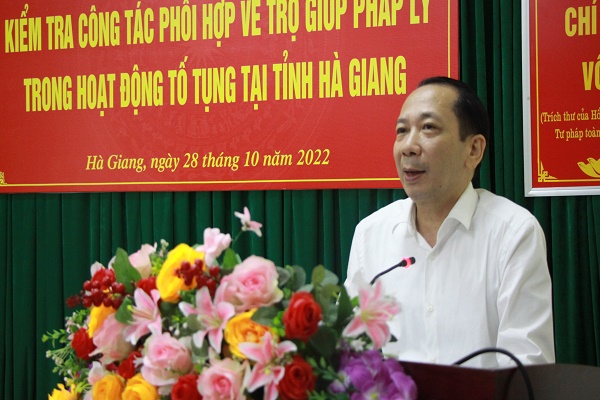 Đồng chí Trần Xuân Quý, Phó Chủ tịch Ủy ban nhân dân tỉnh phát biểu tại buổi làm việc