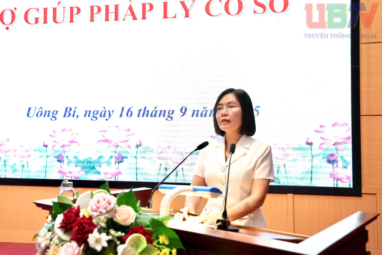 Đồng chí Vũ Thị Hồng Nhung, Phó Chủ tịch UBND phường phát biểu khai mạc hội nghị.