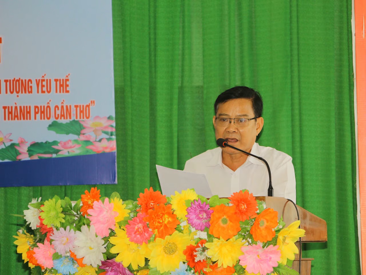 TS. Nguyễn Văn Phụng – Hiệu trưởng Trường Cao đẳng Luật Miền Nam phát biểu tại hội nghị.